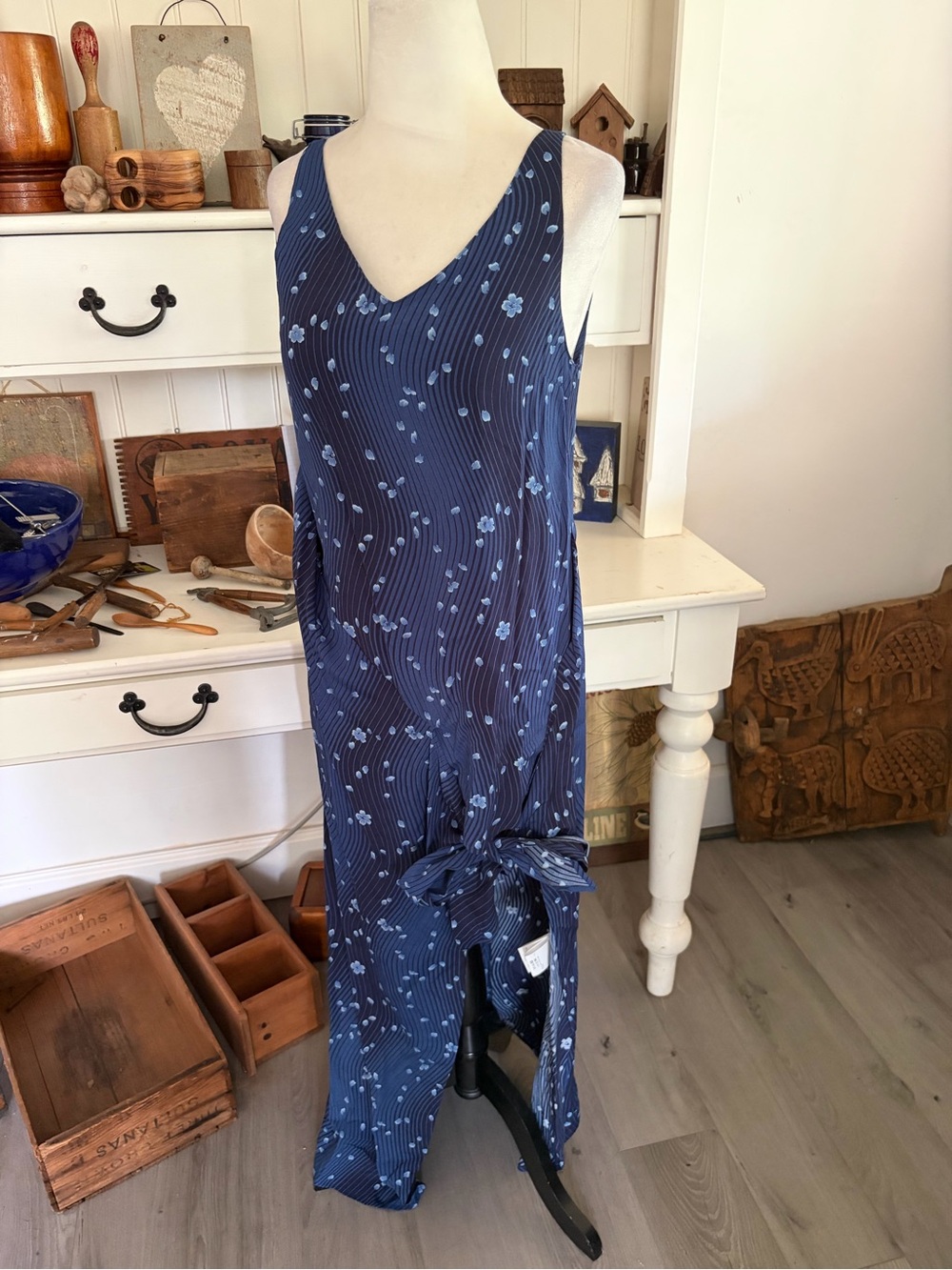 Blue Blue Japan Navy Blue Floral Sleeveless Midi Dress